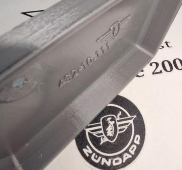 Zündapp Werkzeugfach Abdeckung Verschlußboden 432-10.111 aus TPU , Dichtet perfekt ab ! Typ 433 , 437 Combinette